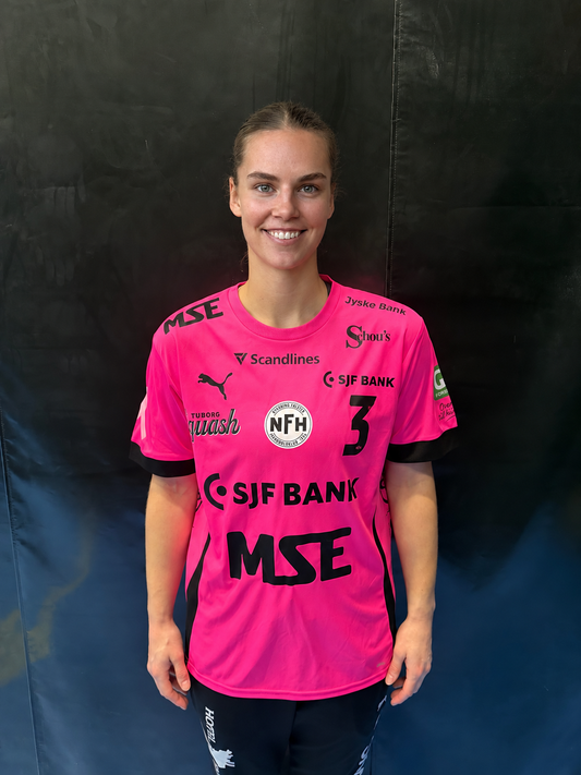 Støt Brysterne 2026 – #3 Clara Bang – lyserød spillertrøje