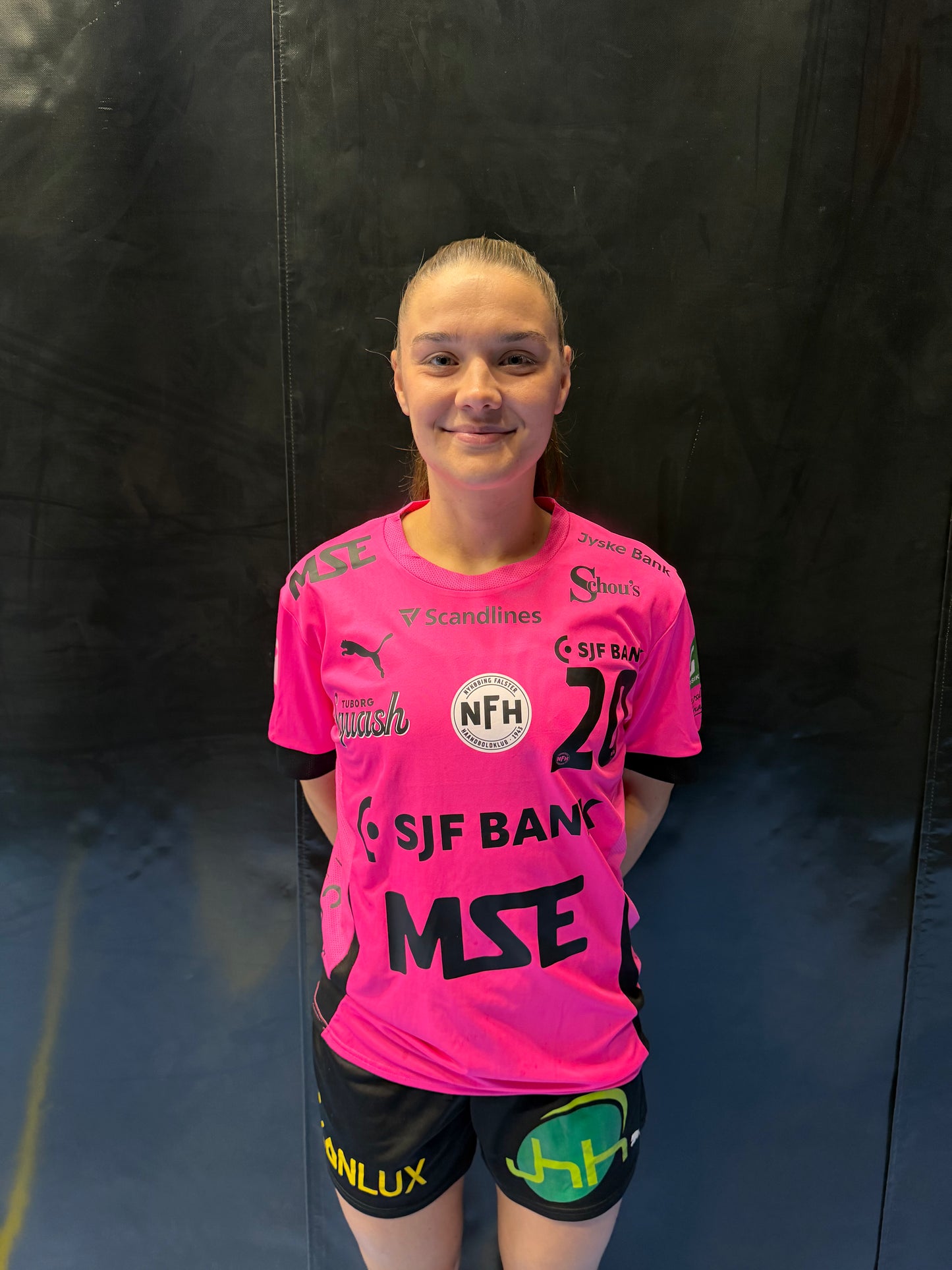 NFH's lyserøde Støt Brysterne-spillertrøje 2026 – #20 Maja Magnussen