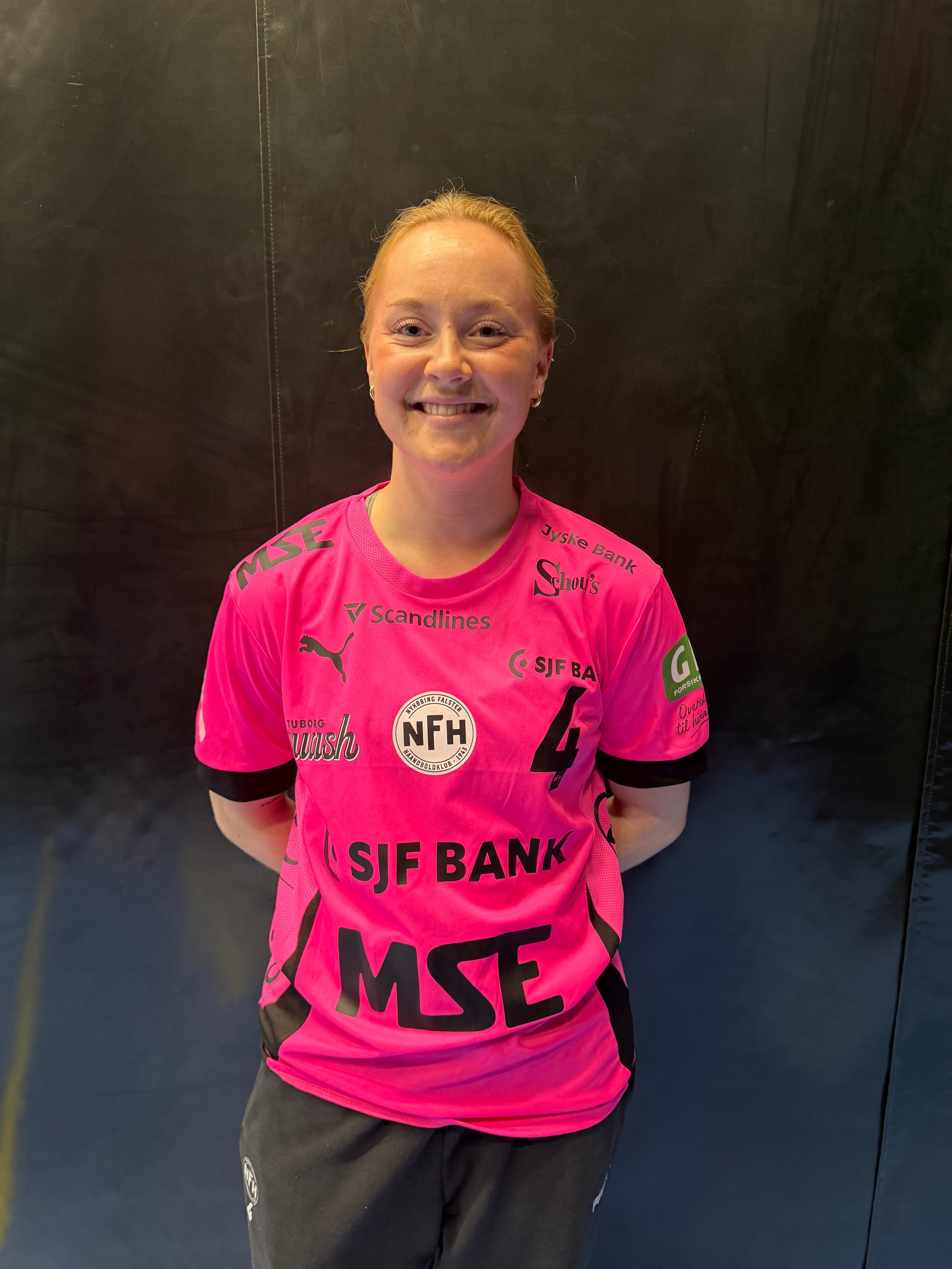 NFH's lyserøde Støt Brysterne-spillertrøje 2026 – #4 Tiril Jørstad Palm